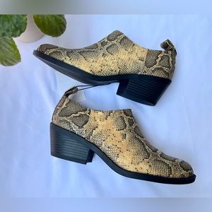 H&M | NWT Snakeprint Ankle Boots